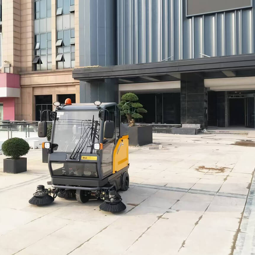 南通崇川现代生活广场MN-E810FB封闭式扫地机