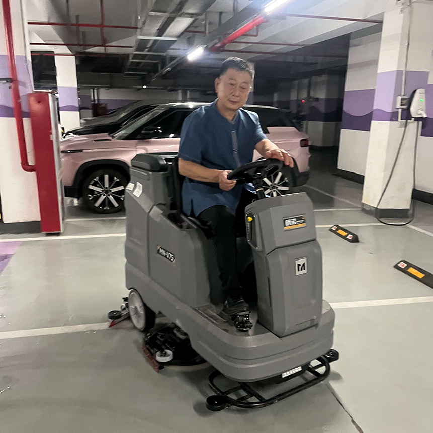 台州保利珑璟府MN-V75驾驶式洗地机