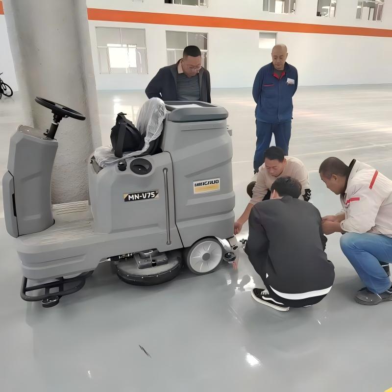 唐山海宏智能科技有限公司MN-V75驾驶式洗地机